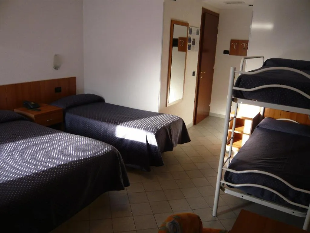 Hotel Rezia Sondalo 2*,